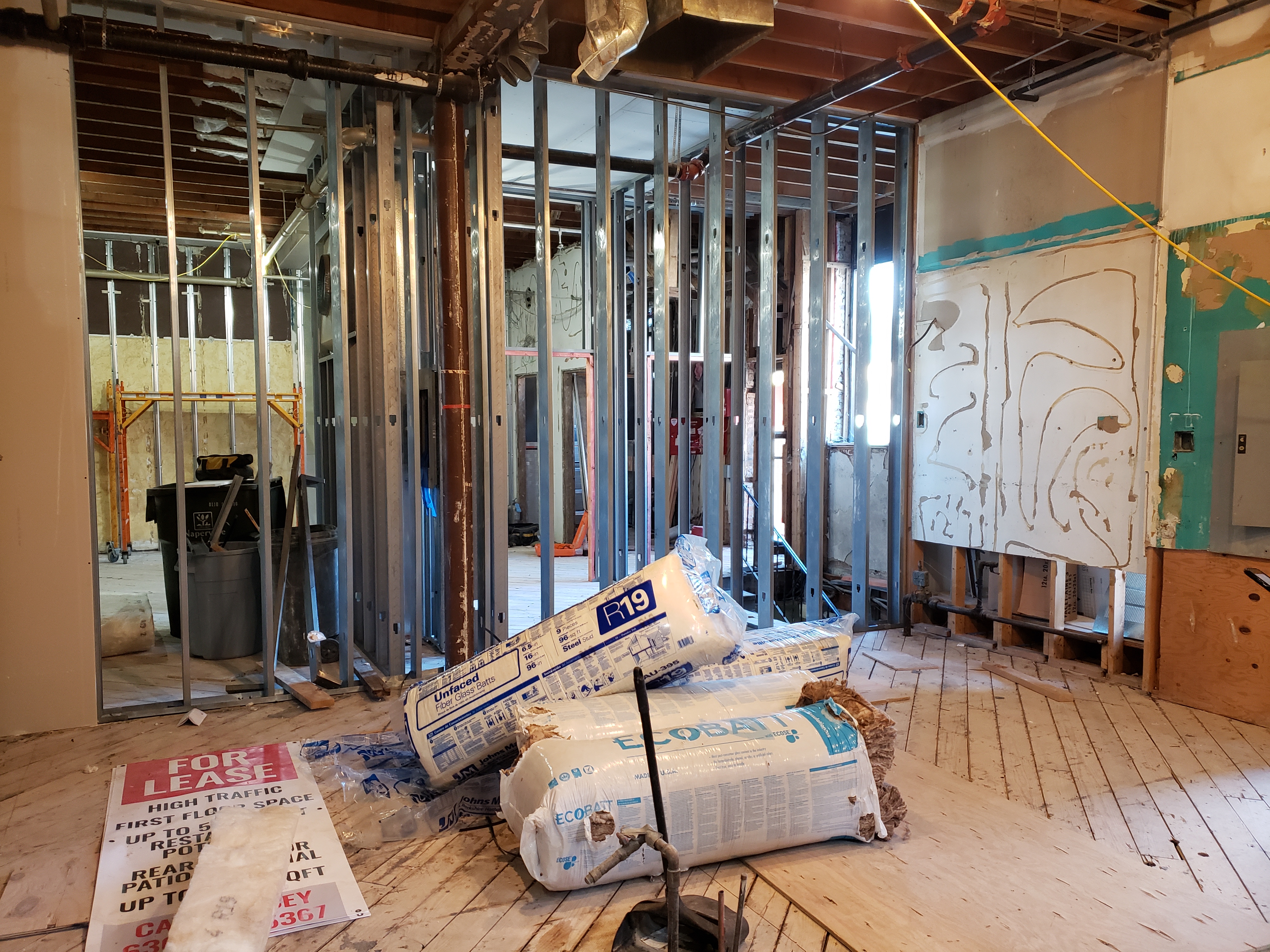 Front Street Cantina — bar focal point and high-volume efficiency